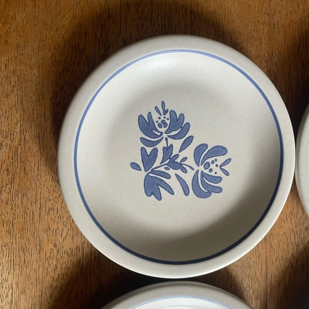Pfaltzgraff Set of Four Cream Ceramic Dinnerware